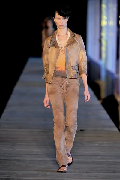 Look 35